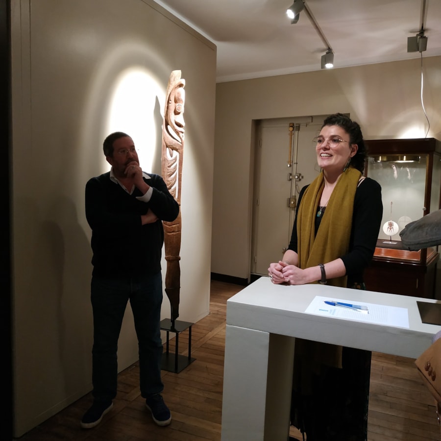 ZOOM visioconférence par Lisa Renard « Les manteaux maori à bordures géométriques (KAITAKA) du musée du quai Branly-Jacques Chirac » par Lisa Renard - Docteure en anthropologie sociale et culturelle  Lauréate de la Bourse Anthony JP Meyer pour l’étude des collections océaniennes du musée du quai Branly – Jacques Chirac et des musées français 2019-2020 